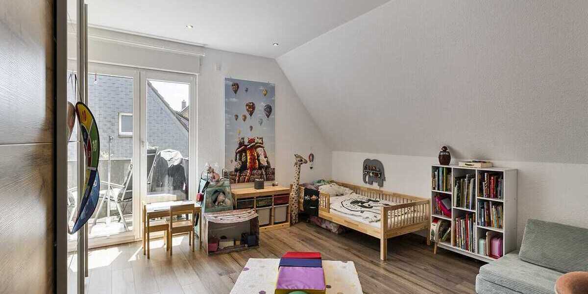 Vermietetes Zwei-Familien-Haus auf großem Grundstück in Ratingen-Hösel 1 zimmer