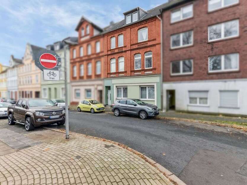 Haus zum Kaufen in Oberhausen 309.000 € 317 m²