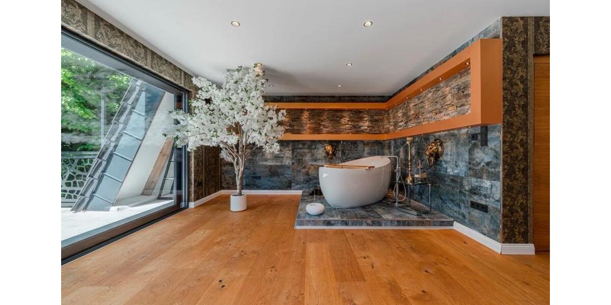 Einfamilienhaus Essen Stadtkern - 7 Zimmer, 350 m&sup2;, 300&euro; | Angebot:25297601