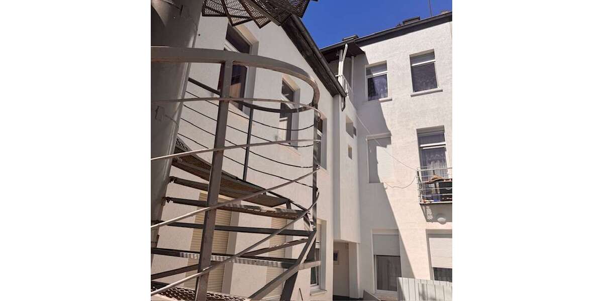 Haus zum Kaufen in Krefeld 615.000 € 396 m² 16 zimmer