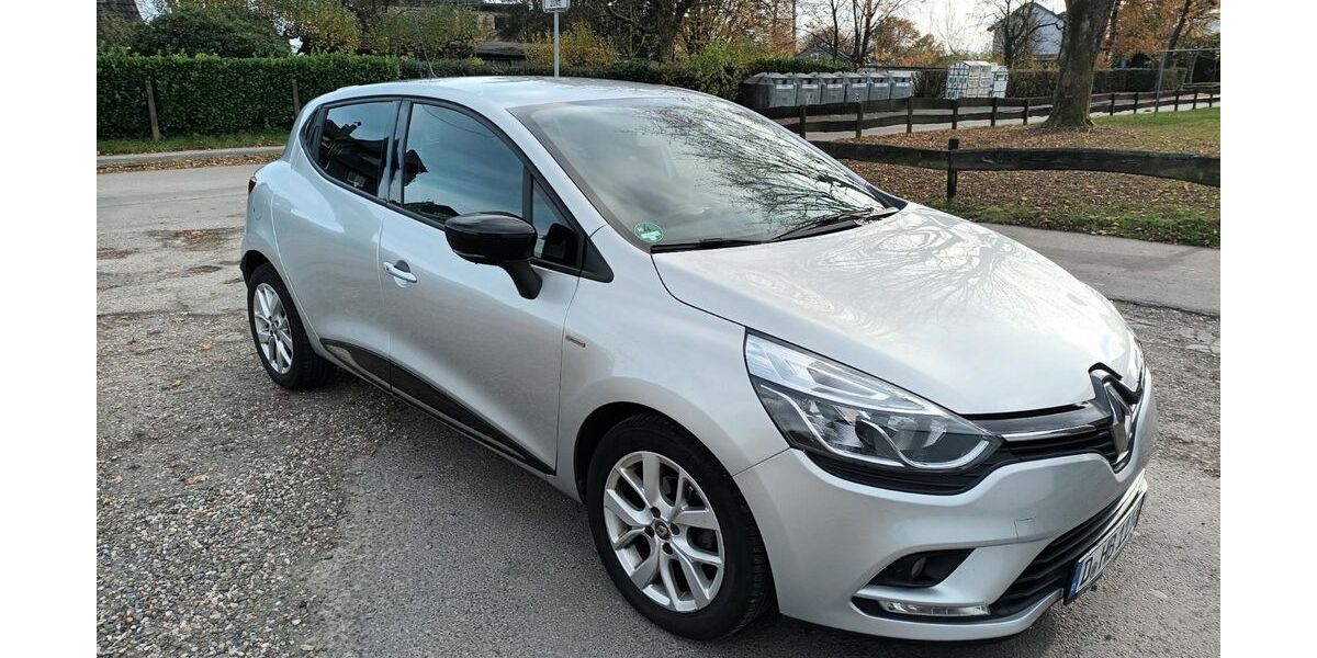 Renault Clio 81.000 km 8.490 &euro; Düsseldorf 40479