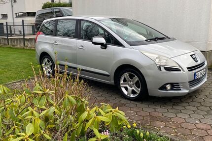 Peugeot 5008 200.000 km 5.300 € Bochum 44892