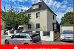 Freistehendes Zweifamilienhaus mit Garage 9 zimmer