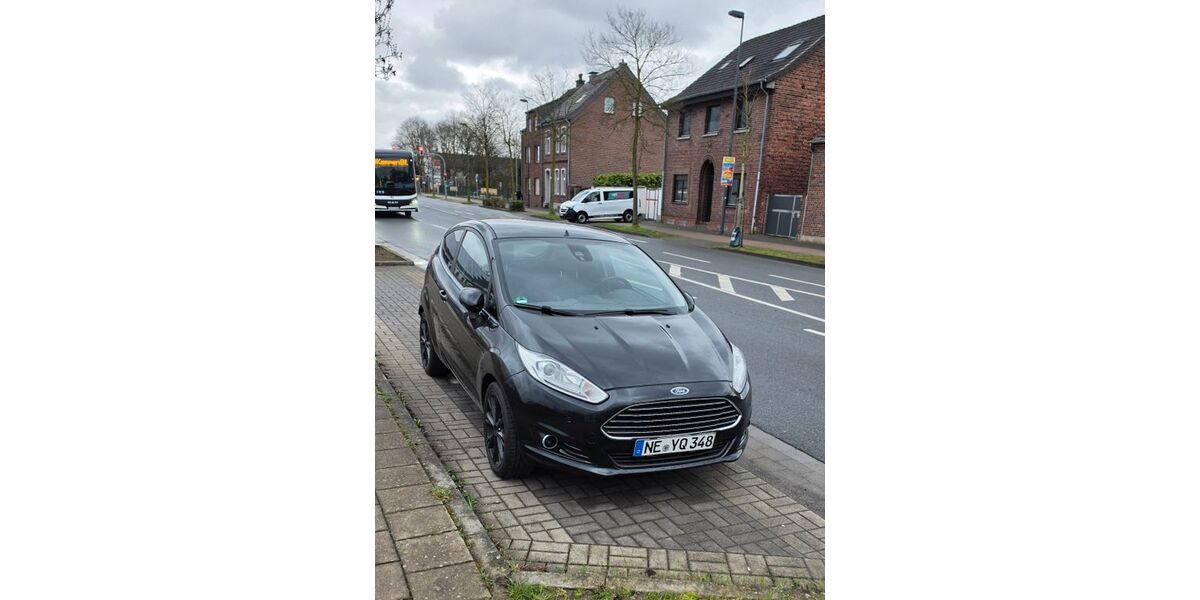 Ford Fiesta 211.500 km 3.900 &euro; Meerbusch 40670