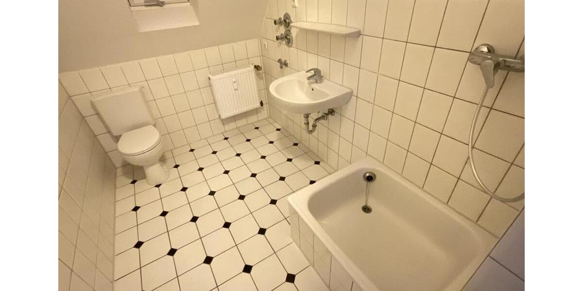 Für Junge und Junggebliebene. Tolle 2-Zimmer-Wohnung im 4. OG in Duisburg Ruhrort 2 zimmer