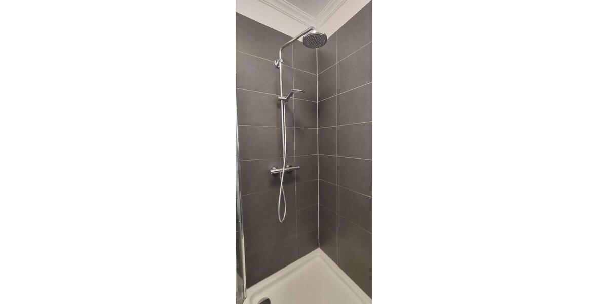 Schicke 2 Zimmer Wohnung im Altbau nähe Helios Klinikum ab sofort zu vermieten! 2 zimmer