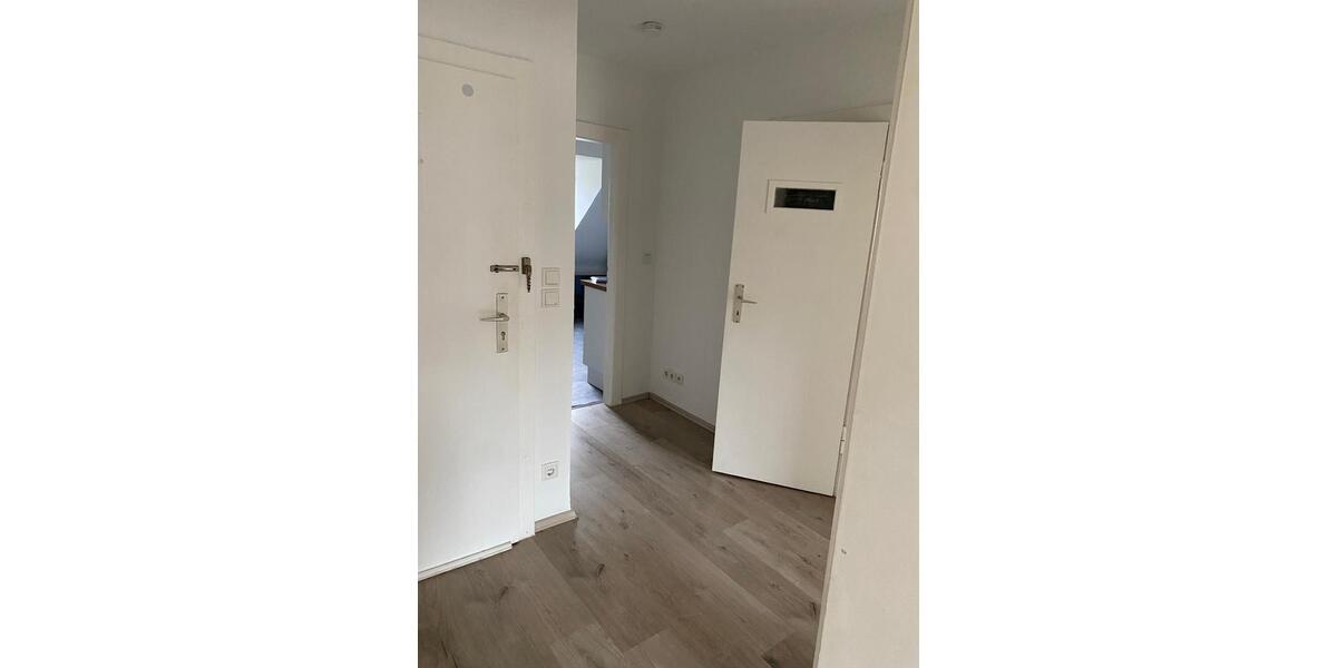 Dachgeschoßwohnung Düsseldorf Oberbilk - 2 Zimmer, 48 m&sup2;, 670&euro; | Angebot:25590275