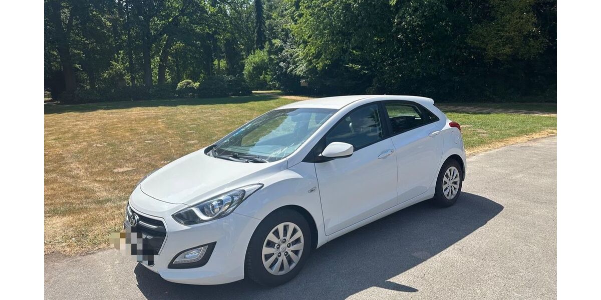 Hyundai i30 136.000 km 5.990 &euro; Wesel 46487