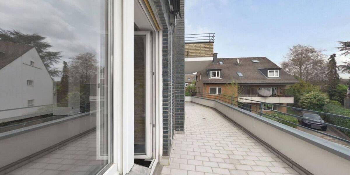 Etagenwohnung Düsseldorf Lierenfeld - 3 Zimmer, 85 m&sup2;, 1.300&euro; | Angebot:26866304