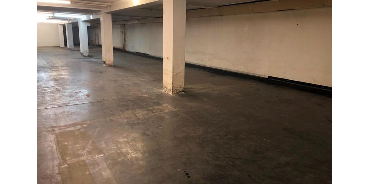 Lagerhalle 300m² auf 2 Ebene mit kleines Ladenlokal zimmer