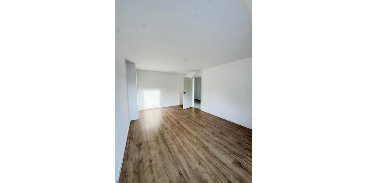 Helle 2-Zimmer-Dachgeschosswohnung, ca. 60 m² – WG-geeignet 2 zimmer