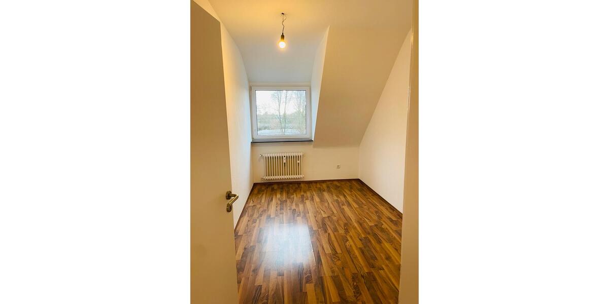 Dachgeschoßwohnung Düsseldorf Niederkassel - 3 Zimmer, 61 m&sup2;, 196.500&euro; | Angebot:25127315