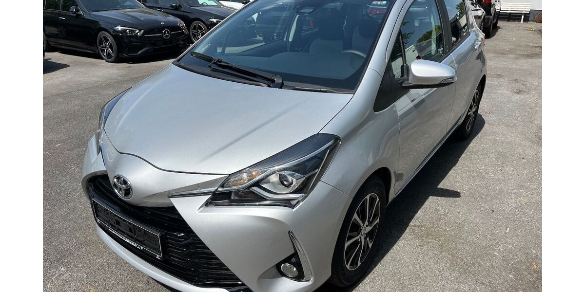 Toyota Yaris 4.557 km 14.900 &euro; Oberhausen 46045