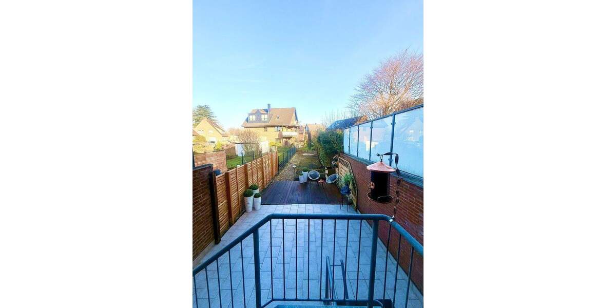 Provisionsfrei: Renoviertes Haus *Einbauküche *Energiekl. E *Ausbaureserve *Mehrgenerationsfähig 5 zimmer