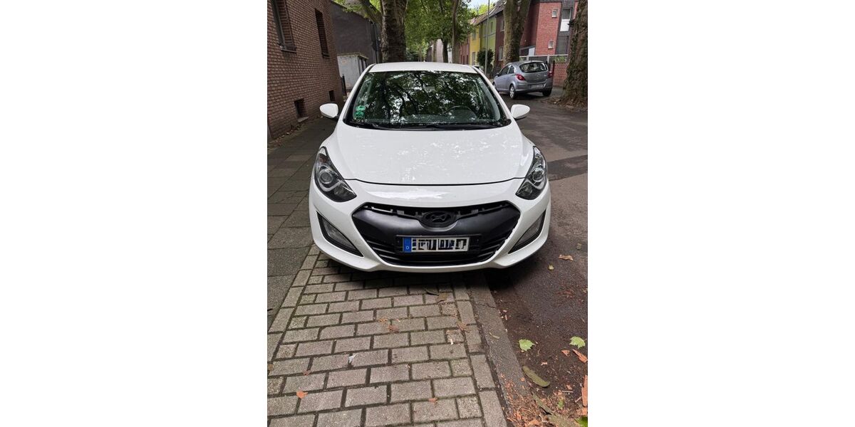 Hyundai i30 204.000 km 4.350 &euro; Duisburg 47166