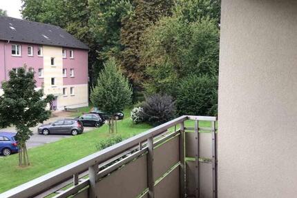 Charmante 3-Raum-Wohnung mit Balkon! 3 zimmer