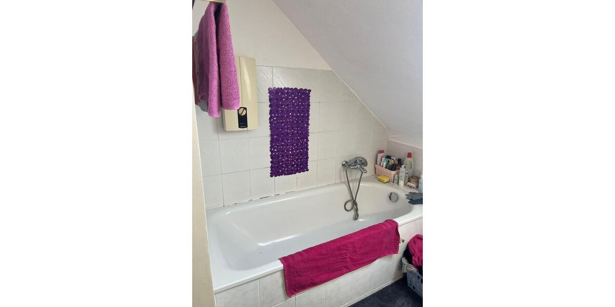 Gemütliche Single Wohnung , DG , 49qm , 2FH , DU.Homb.-Hochheide 2 zimmer