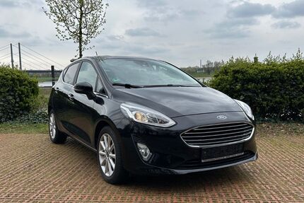 Ford Fiesta 79.300 km 9.900 &euro; Düsseldorf 40476