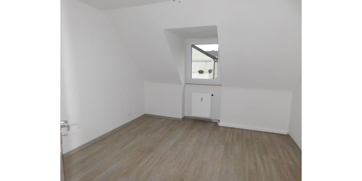 Bezugsfertige 2-Zi.-DG-Whg. in einem modernisierten Mehrfamilienhaus 2 zimmer