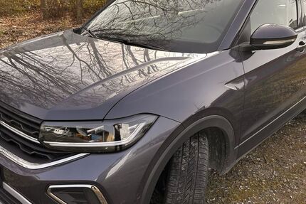 VW T-Cross 2.070 km 23.400 &euro; Krefeld 47804