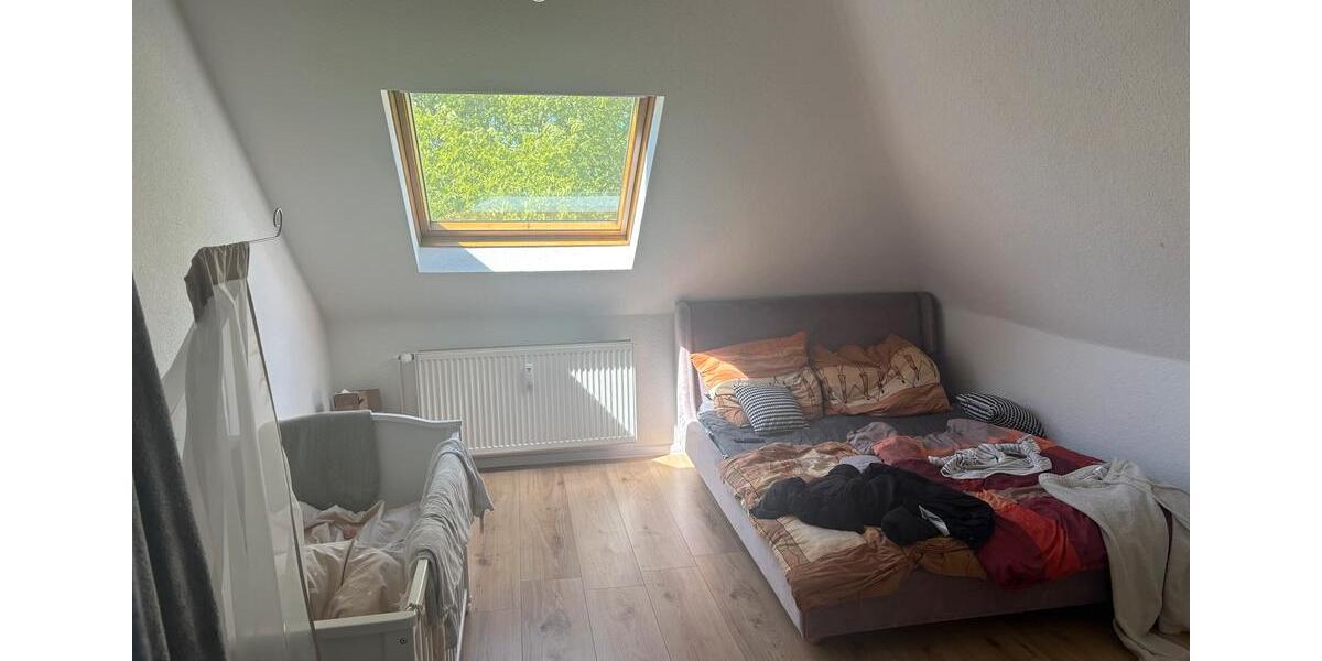 Dachgeschoßwohnung Essen Stadtbezirk V - 3.5 Zimmer, 84 m&sup2;, 1.046&euro; | Angebot:26364740
