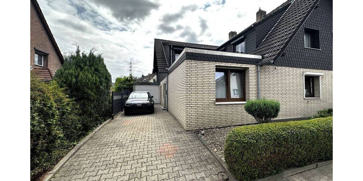 Doppelhaushälfte mit großem Garten und Garage in Essen-Karnap! 6 zimmer
