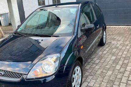 Ford Fiesta 157.200 km 1.950 € Bottrop 46238