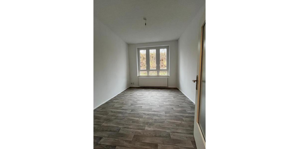 Helle 3,5-Zimmer-Wohnung (65 m²) mit Tageslichtbad 3 zimmer