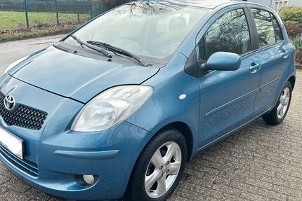Toyota Yaris 98.350 km 3.850 &euro; Oberhausen 46047