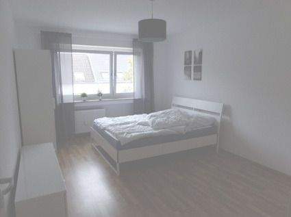 EXKLUSIV KOMPLETT MÖBLIERT EINBAUKÜCHE SANIERTES BAD GROßER BALKON LAMINAT 1. ETAGE WERSTENUNINÄHE 2 zimmer