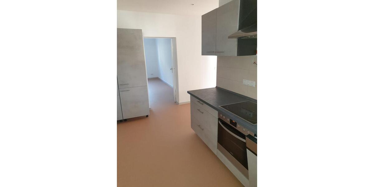 83 qm Charlottenburg aufwendig saniert mit Option auf Stellplatz. 3 zimmer