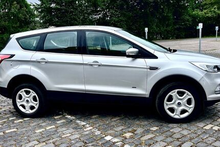 Ford Kuga 192.000 km 11.450 &euro; bottrop 46236