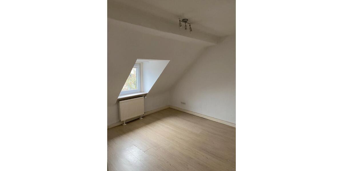Dachgeschoßwohnung Krefeld Fischeln - 2 Zimmer, 43 m&sup2;, 500&euro; | Angebot:25195487