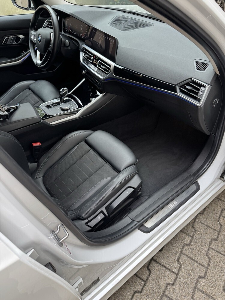 330i