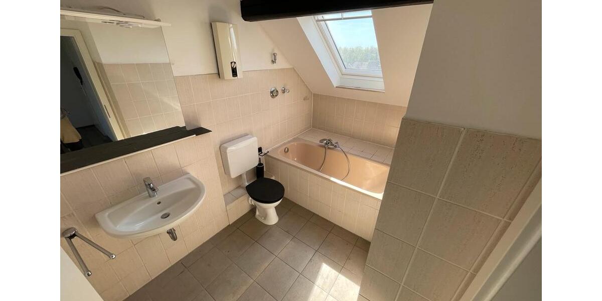 Dachgeschoßwohnung Herne Eickel - 2.5 Zimmer, 80 m&sup2;, 595&euro; | Angebot:26385461