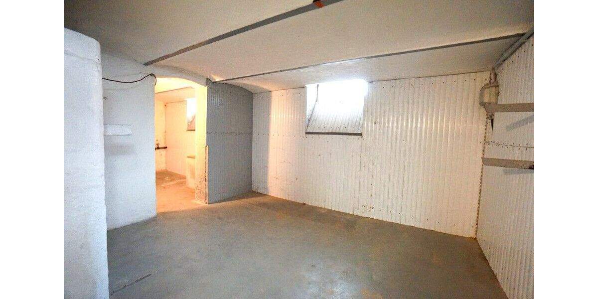 Rheinberg-Ossenberg: Sanierungsbedürftiges Schmuckstück 5 zimmer