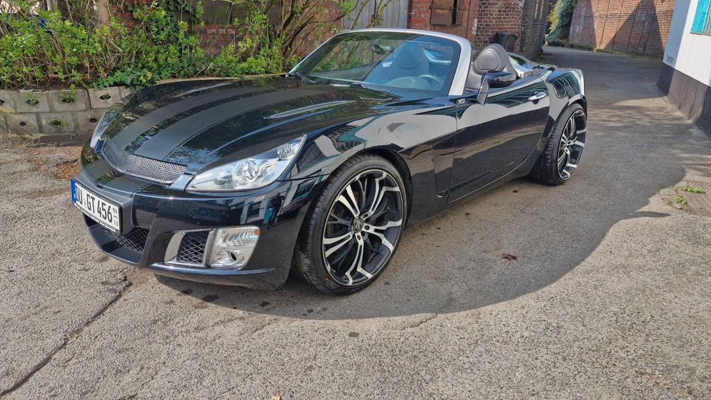 Opel GT 82.000 km 15.450 &euro; Duisburg 47259