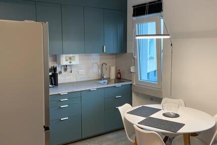 Exclusiv möbilierte Wohnung. Zentrale Lage zimmer