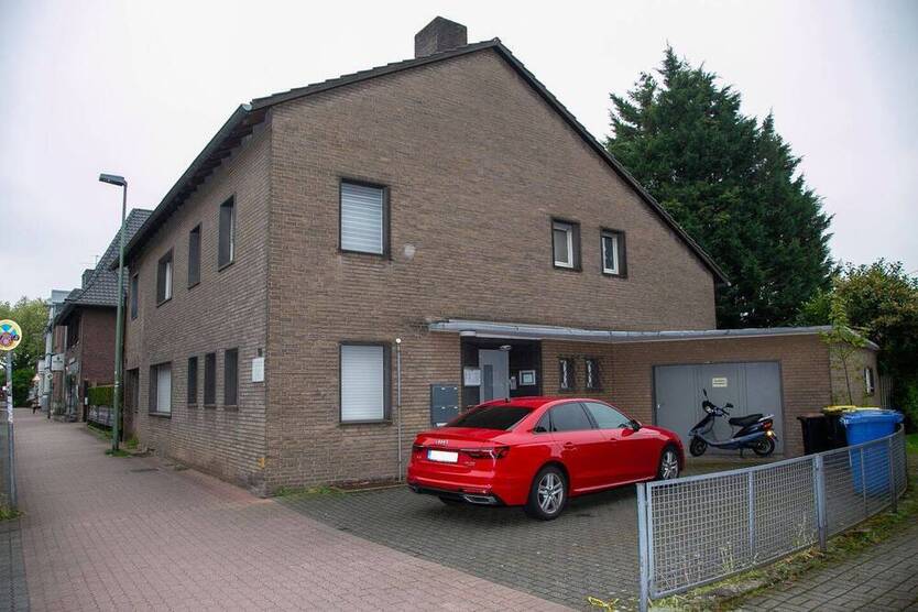 Meerbusch-Lank-Latum: Ein Haus - Viele Möglichkeiten