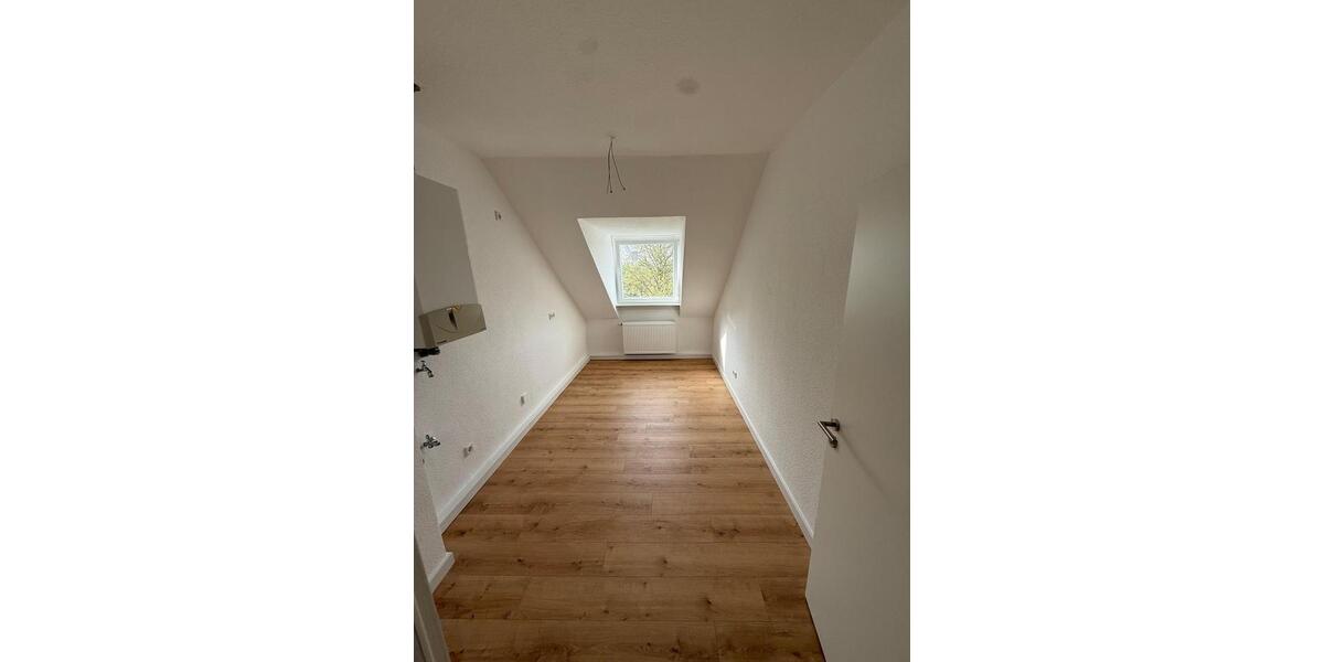 Dachgeschoßwohnung Wesel - 3 Zimmer, 90 m&sup2;, 990&euro; | Angebot:26321936
