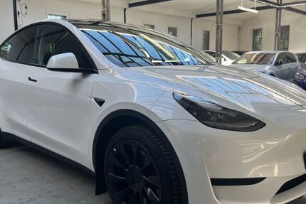 Tesla Model Y 22.500 km 40.870 &euro; Velbert 42551
