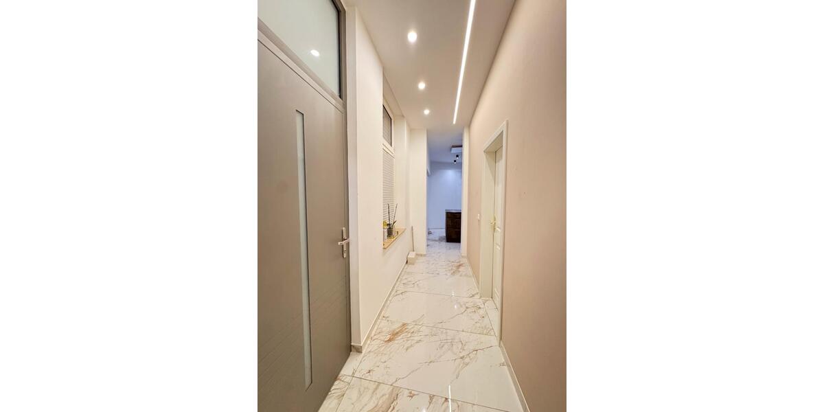 Luxus 2 Zimmer Wohnung m. Einbauküche u. 2 Bädern! 2.5 zimmer