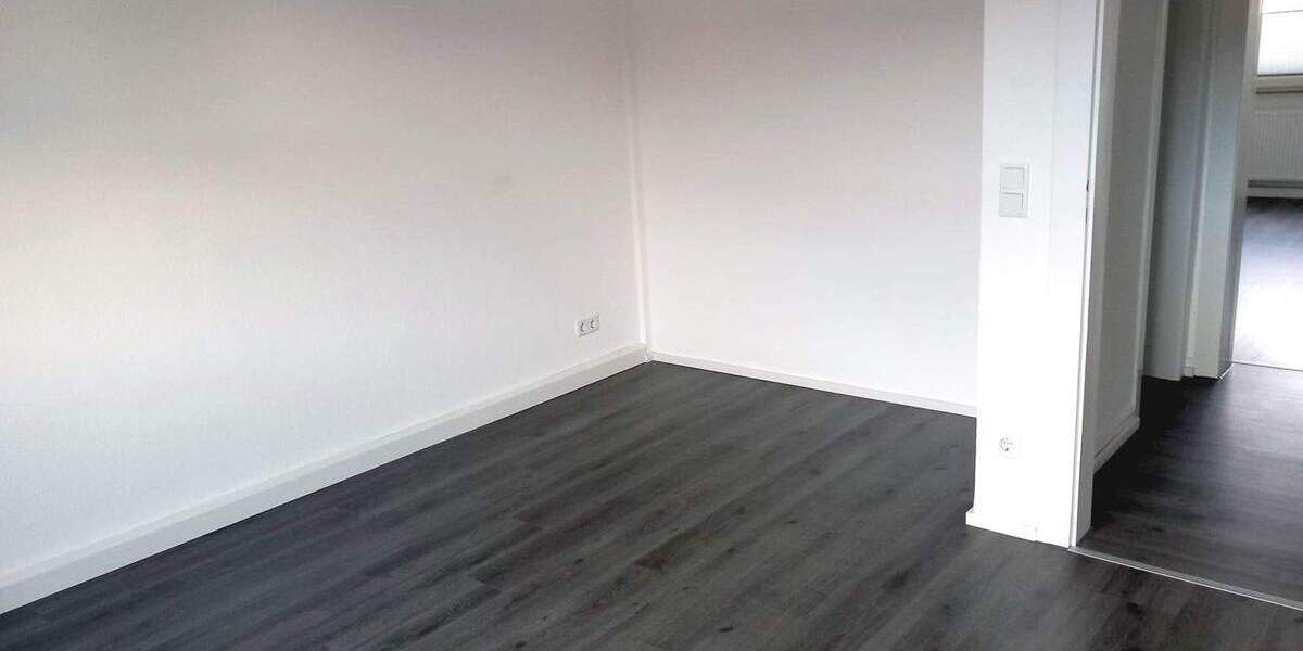 Etagenwohnung Oberhausen Osterfeld-West - 2 Zimmer, 70 m&sup2;, 598&euro; | Angebot:25537316