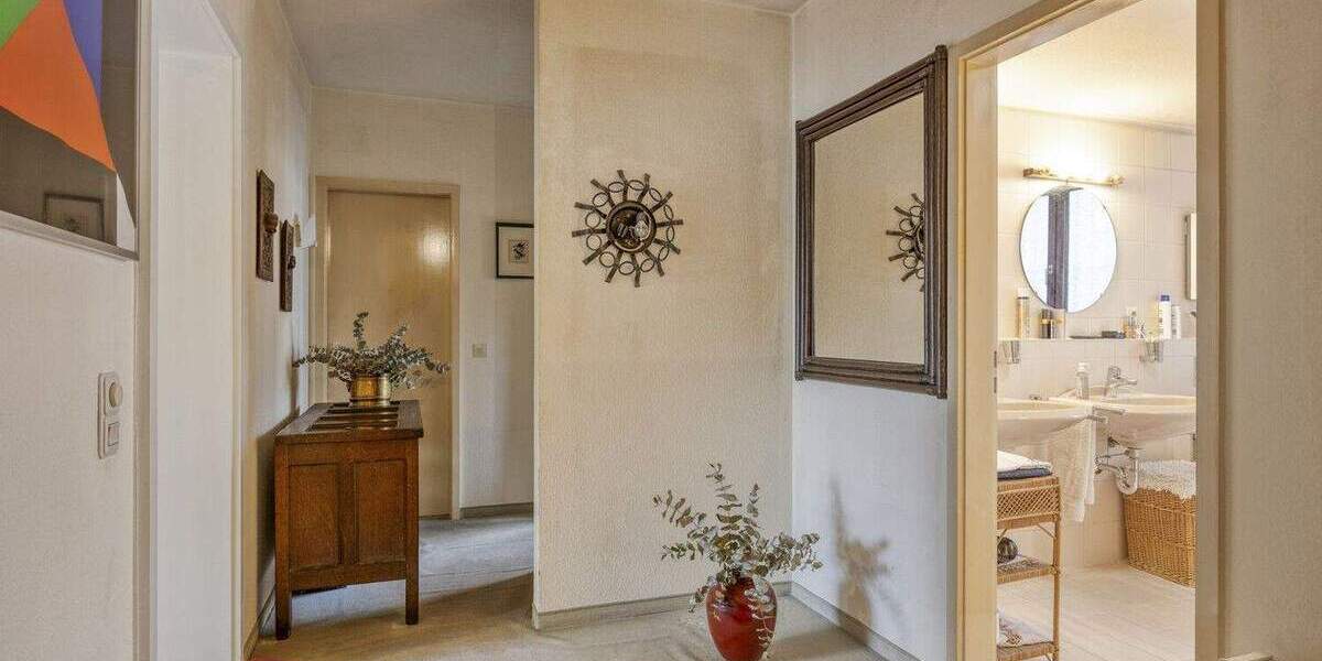 Etagenwohnung Düsseldorf Derendorf - 3 Zimmer, 90 m&sup2;, 329.000&euro; | Angebot:25096312