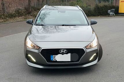 Hyundai i30 83.000 km 12.200 &euro; Essen 45143