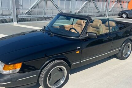 Saab 900
