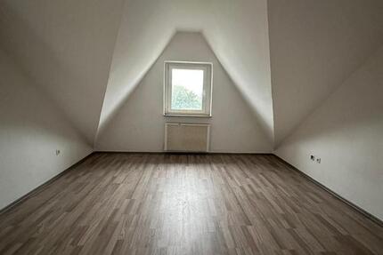 Helle, gemütliche Dachgeschosswohnung in ruhiger Lage – ab sofort bezugsfrei! 2 zimmer