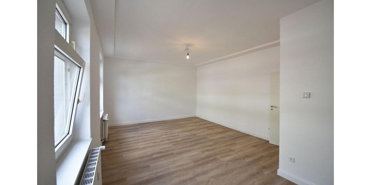 3 Durchgangszimmer! Renovierte 5-Zimmer-Whg in DU-Beeck 5 zimmer