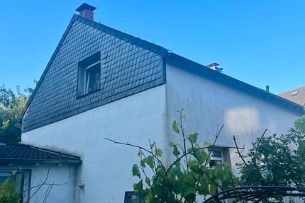 Freistehendes Haus, Garage, Garten, Kamine, Bachlauf, Waldnähe