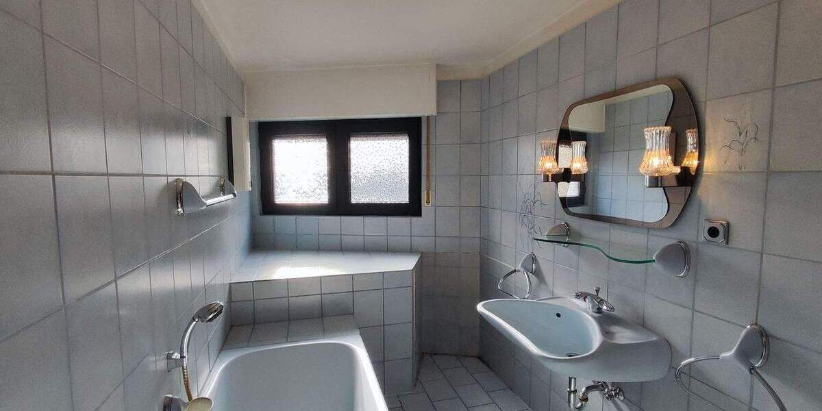 Reihenmittelhaus Düsseldorf Heerdt - 1 Zimmer, 285 m&sup2;, 695.000&euro; | Angebot:25683583